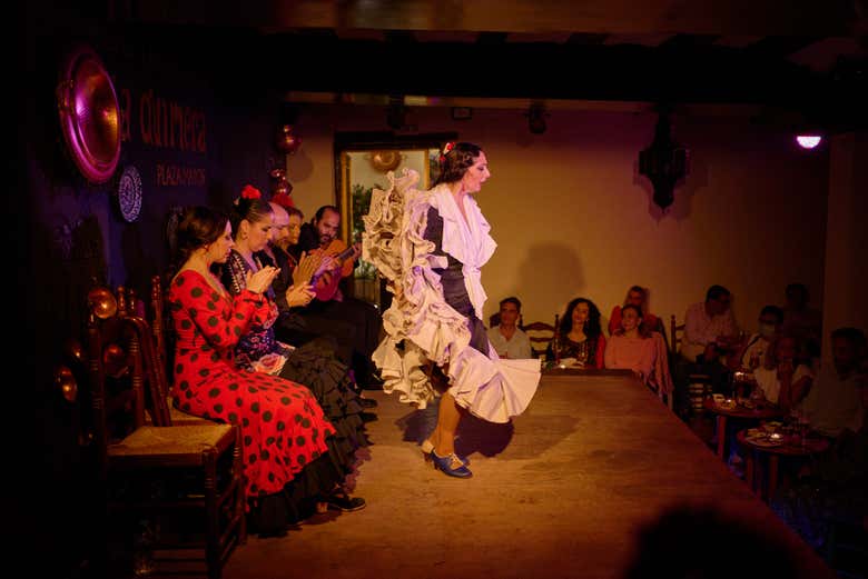 La Quimera dancers