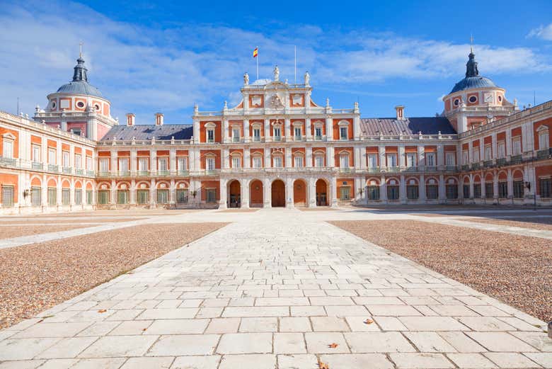 See the Royal Palace of Aranjuez
