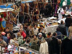 El Rastro Market on a Sunday