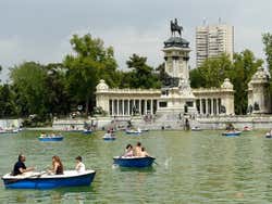 Retiro Park, lake and monument to King Alfonso XII