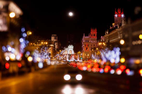 Madrid Christmas Lights Private Tuk-Tuk Tour